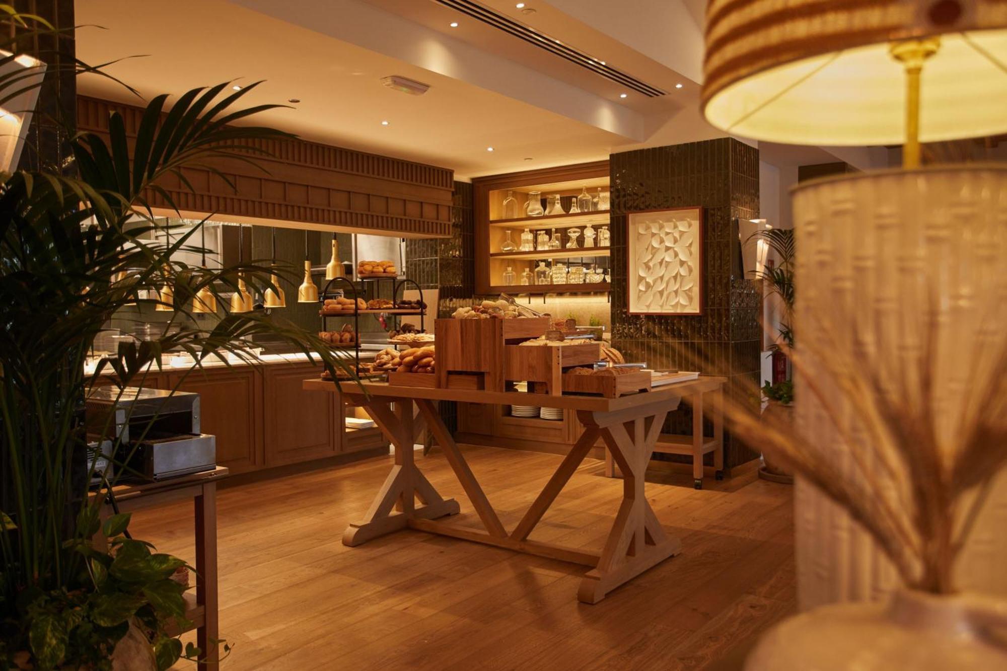 The St. Regis Mardavall Mallorca Resort Palmanova Εξωτερικό φωτογραφία