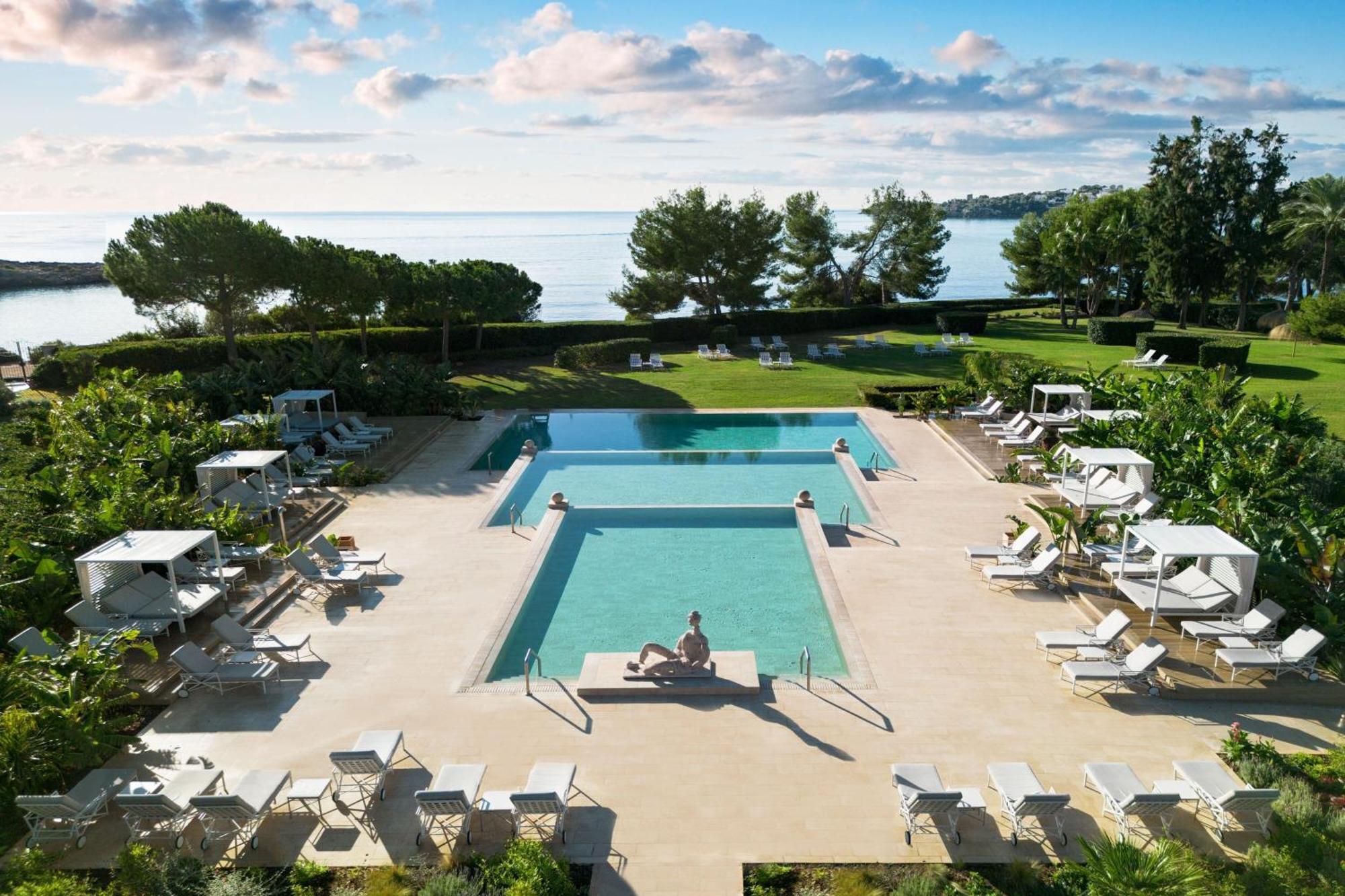 The St. Regis Mardavall Mallorca Resort Palmanova Εξωτερικό φωτογραφία